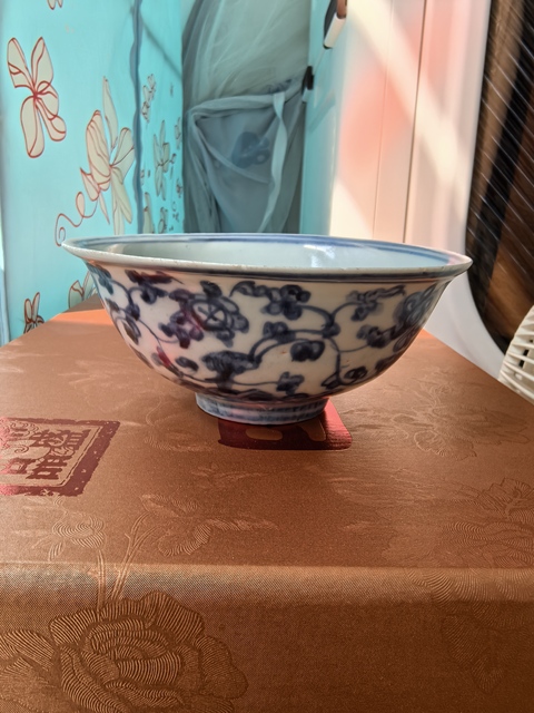 古玩陶瓷花卉紋青花碗真品鑒賞圖
