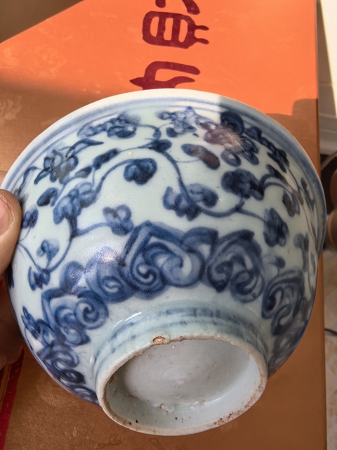 古玩陶瓷花卉紋青花碗真品鑒賞圖