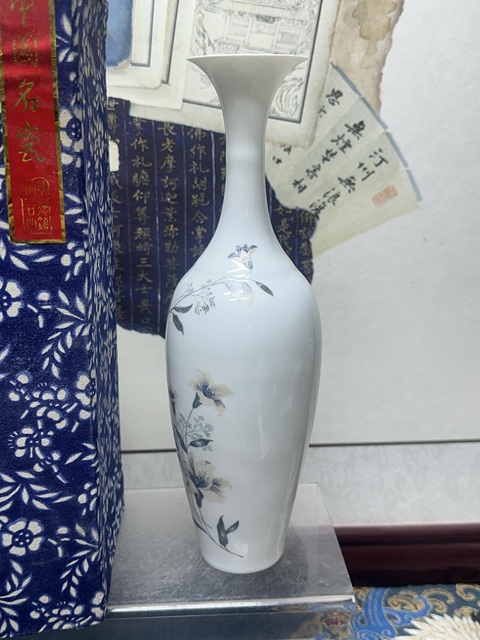 古玩陶瓷60年代精品薄胎花卉蛋殼瓷拍賣,當前價格269元