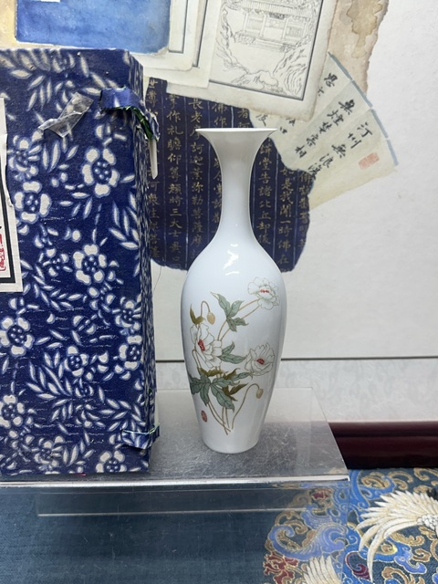 古玩陶瓷70年代精品花卉蛋殼瓷拍賣,當前價格169元