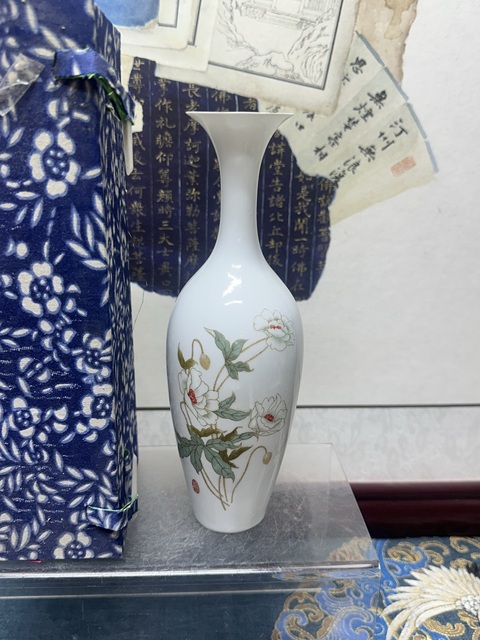 古玩陶瓷70年代精品花卉蛋殼瓷拍賣,當前價格169元