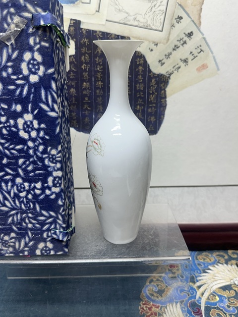 古玩陶瓷70年代精品花卉蛋殼瓷拍賣,當前價格169元
