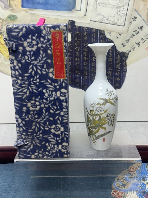 古玩陶瓷70年代精品花卉蛋殼瓷拍賣,當前價格169元