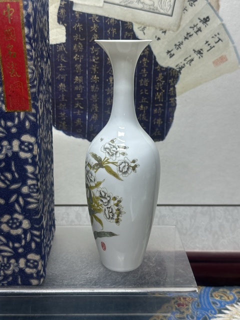 古玩陶瓷70年代精品花卉蛋殼瓷拍賣,當前價格169元