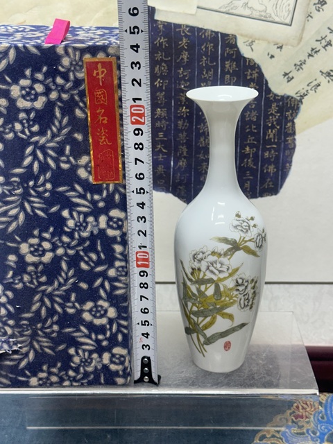 古玩陶瓷70年代精品花卉蛋殼瓷拍賣,當前價格169元
