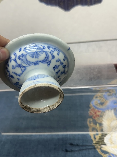 古玩陶瓷清中期青花纏枝紋高足供盤拍賣,當前價格569元