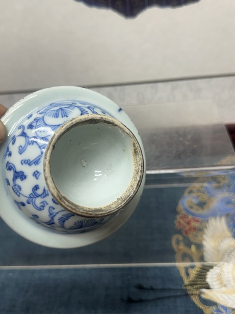 古玩陶瓷清中期青花纏枝紋高足供盤拍賣,當前價格569元