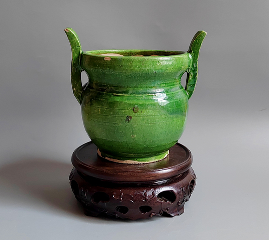 古玩陶瓷清·三彩貼塑花卉紋雙耳爐拍賣，當(dāng)前價(jià)格1036元