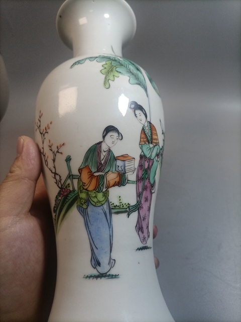 古玩陶瓷民國油粉彩仕女人物觀音瓶拍賣，當(dāng)前價格2500元