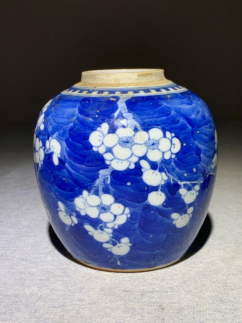 古玩陶瓷清·光緒沙口青花留白冰梅紋罐拍賣，當前價格1888元