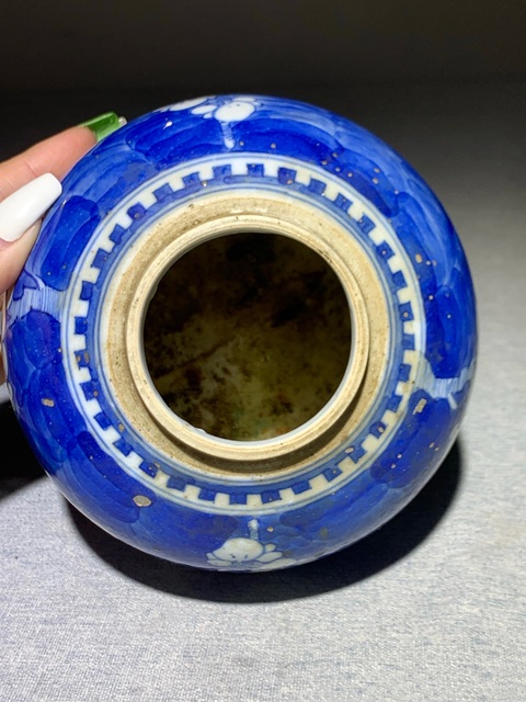 古玩陶瓷清·光緒沙口青花留白冰梅紋罐拍賣，當前價格1888元