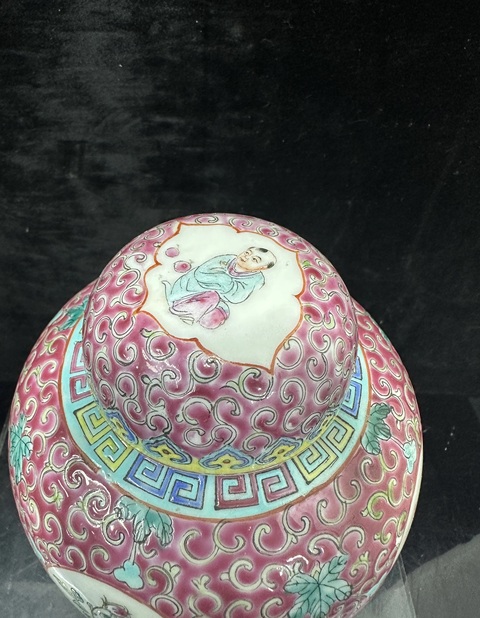 古玩陶瓷胭脂地粉彩開窗花卉紋蓋罐拍賣,當(dāng)前價格2500元