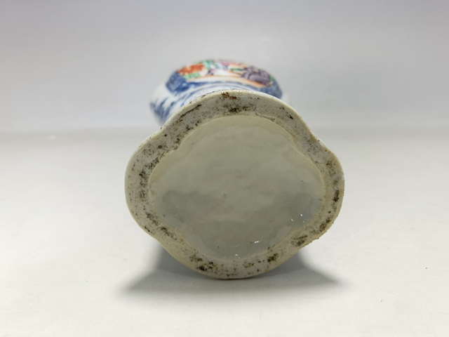 古玩陶瓷清乾隆·青花粉彩人物故事紋海棠瓶真品鑒賞圖