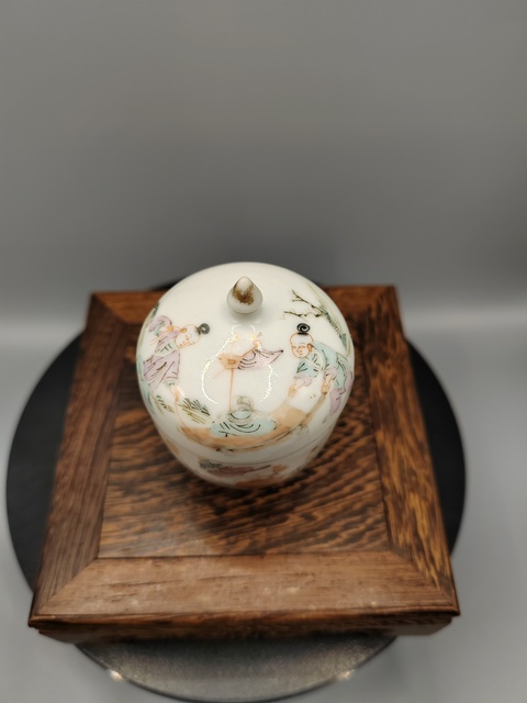 古玩陶瓷清同治?細(xì)路粉彩精品麒麟送子圖蓋缸拍賣,當(dāng)前價(jià)格980元