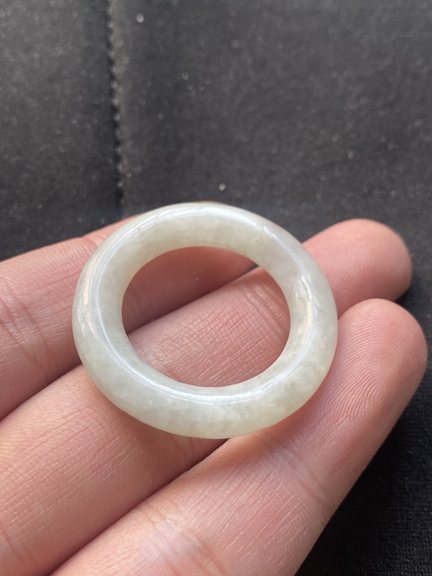 古玩玉器（一口價）清代天然翡翠雕“素紋環”1拍賣，當前價格200元