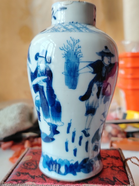古玩陶瓷青花市井人物雞腿瓶拍賣，當前價格1200元