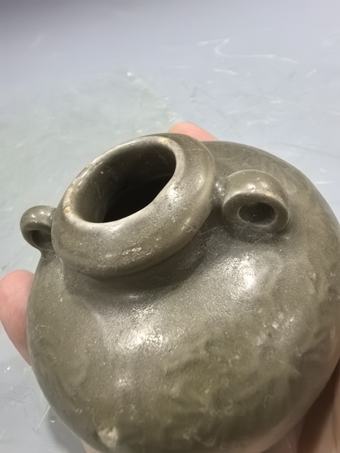 古玩陶瓷龍泉青瓷印花水盂真品鑒賞圖