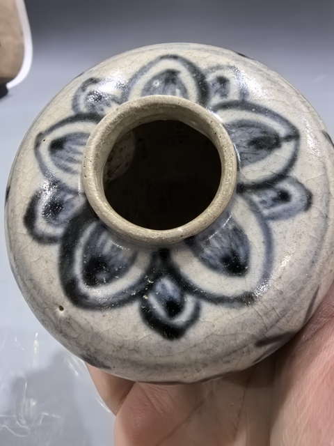 古玩陶瓷青花纏枝花卉紋水盂真品鑒賞圖