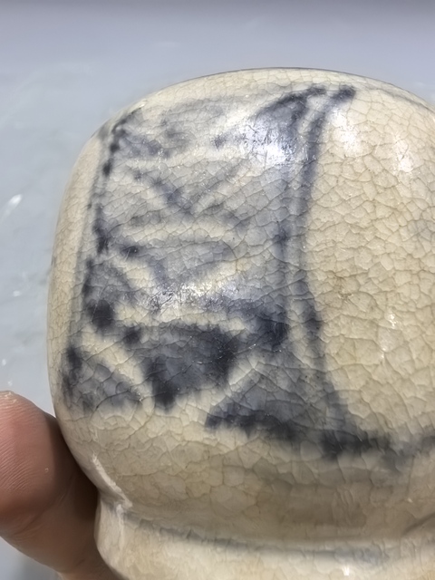 古玩陶瓷青花花卉紋罐真品鑒賞圖