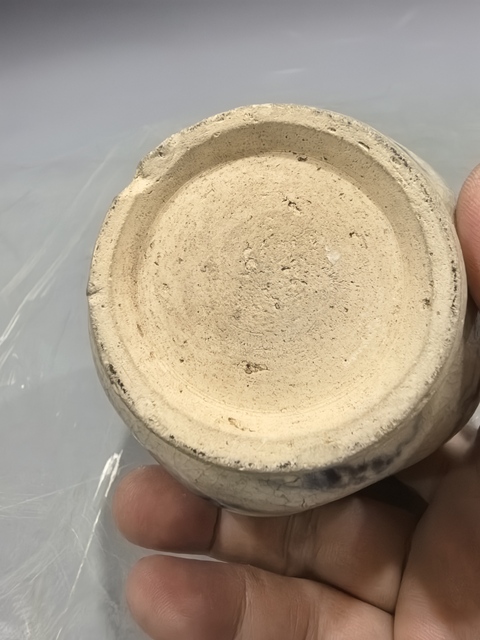 古玩陶瓷青花花卉紋罐真品鑒賞圖