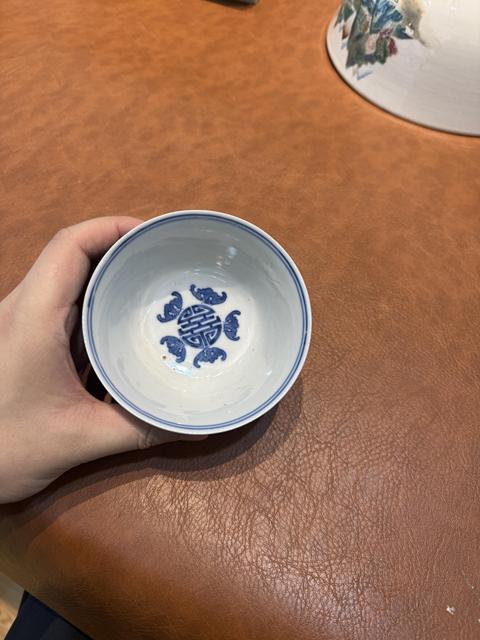 古玩陶瓷青花粉紅龍紋茶碗真品鑒賞圖