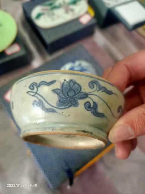 古玩陶瓷鳳紋蓋盒真品鑒賞圖