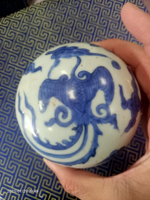 古玩陶瓷鳳紋蓋盒真品鑒賞圖