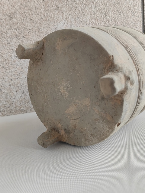 古玩陶瓷灰陶弦紋谷倉拍賣,當前價格1500元