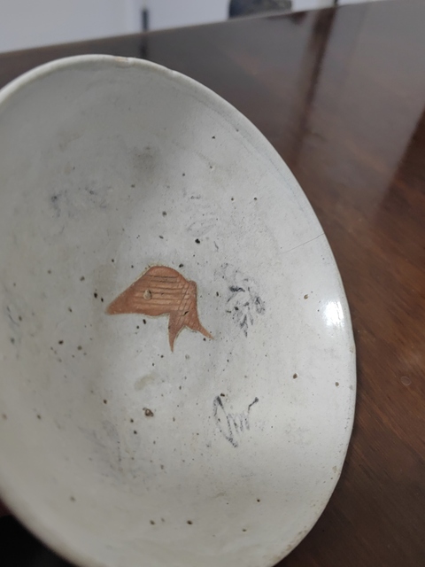 古玩陶瓷正德臥足露胎魚紋盤真品鑒賞圖