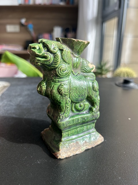 古玩陶瓷明三彩獅子燈真品鑒賞圖