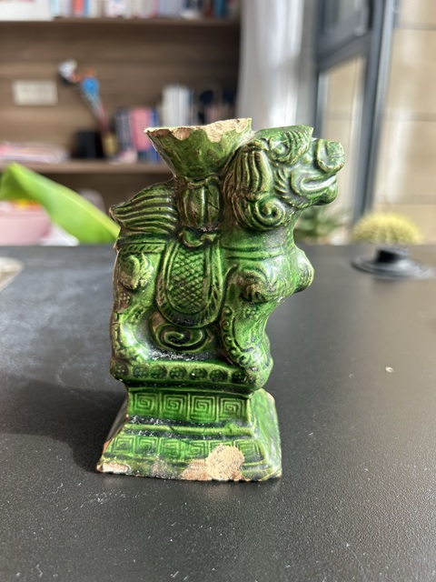 古玩陶瓷明三彩獅子燈真品鑒賞圖