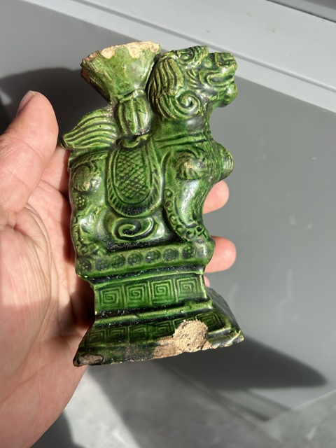 古玩陶瓷明三彩獅子燈真品鑒賞圖