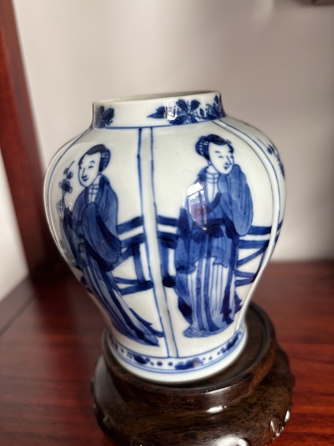 古玩陶瓷青花人物瓜棱罐真品鑒賞圖