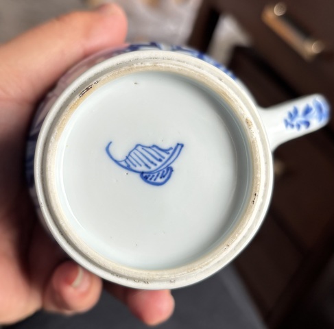 古玩陶瓷青花人物瓜棱罐真品鑒賞圖