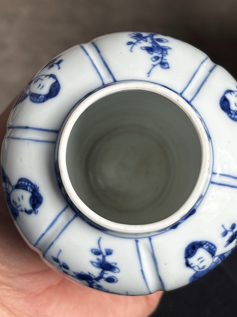 古玩陶瓷青花人物瓜棱罐真品鑒賞圖