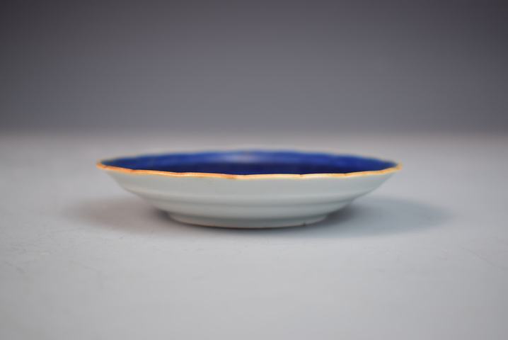 古玩陶瓷藍釉描金小盤真品鑒賞圖