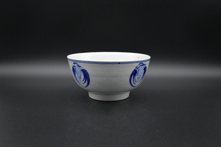 古玩陶瓷【晚清】團(tuán)鶴紋青花碗拍賣，當(dāng)前價(jià)格899元