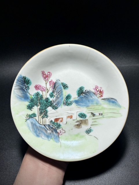 古玩陶瓷清乾隆·“大清乾隆年制”粉彩山水庭園什錦盤拍賣，當前價格1600元