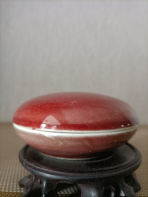 古玩陶瓷紅釉蓋盒拍賣,當前價格2580元