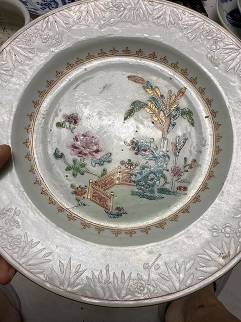 古玩陶瓷粉彩描金盤真品鑒賞圖