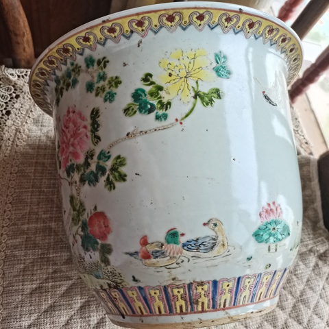 古玩陶瓷花鳥紋花盆真品鑒賞圖