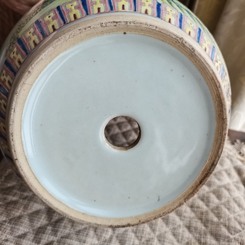 古玩陶瓷花鳥紋花盆真品鑒賞圖