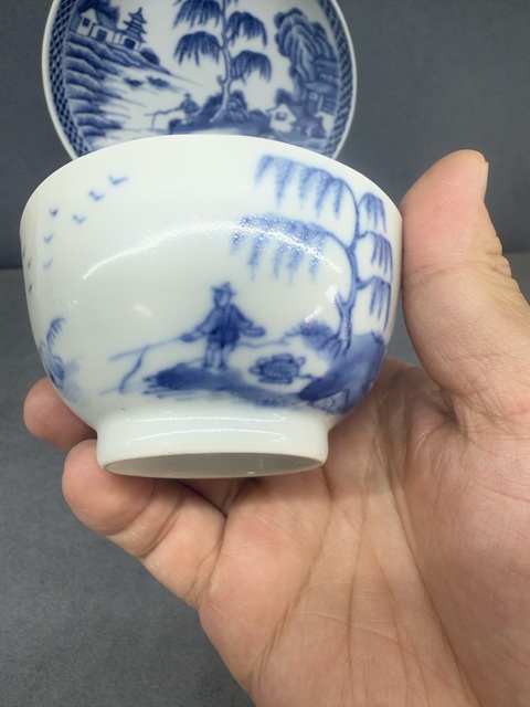 古玩陶瓷乾隆·青花山水人物紋杯碟一套 真品鑒賞圖
