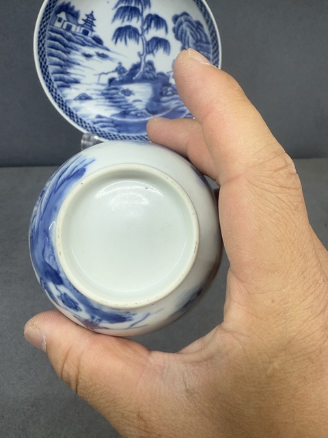 古玩陶瓷乾隆·青花山水人物紋杯碟一套 真品鑒賞圖