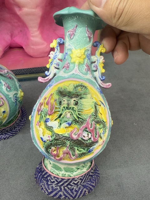 古玩陶瓷龍紋瓶真品鑒賞圖