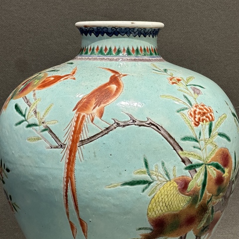 古玩陶瓷松石綠粉彩花鳥紋梅瓶真品鑒賞圖