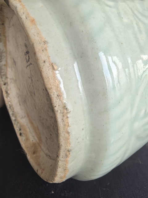 古玩陶瓷豆青釉刻花香爐真品鑒賞圖