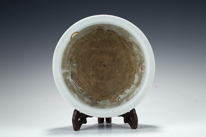 古玩陶瓷清中期·德化窯青花山水人物紋三足爐真品鑒賞圖