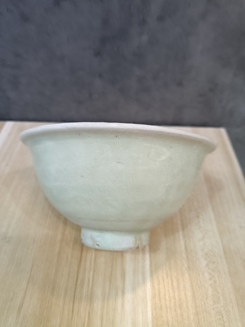 古玩陶瓷龍泉青瓷碗真品鑒賞圖