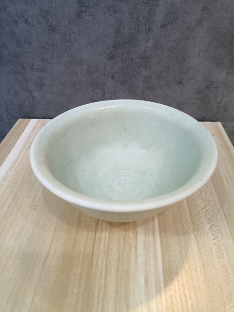 古玩陶瓷龍泉青瓷碗真品鑒賞圖